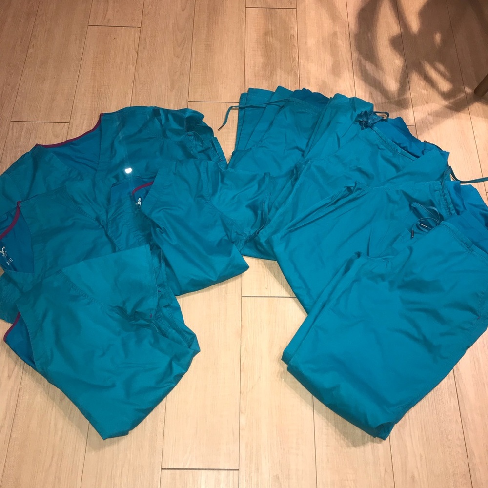Med Couture Scrubs 4 sets Large tops, medium pants